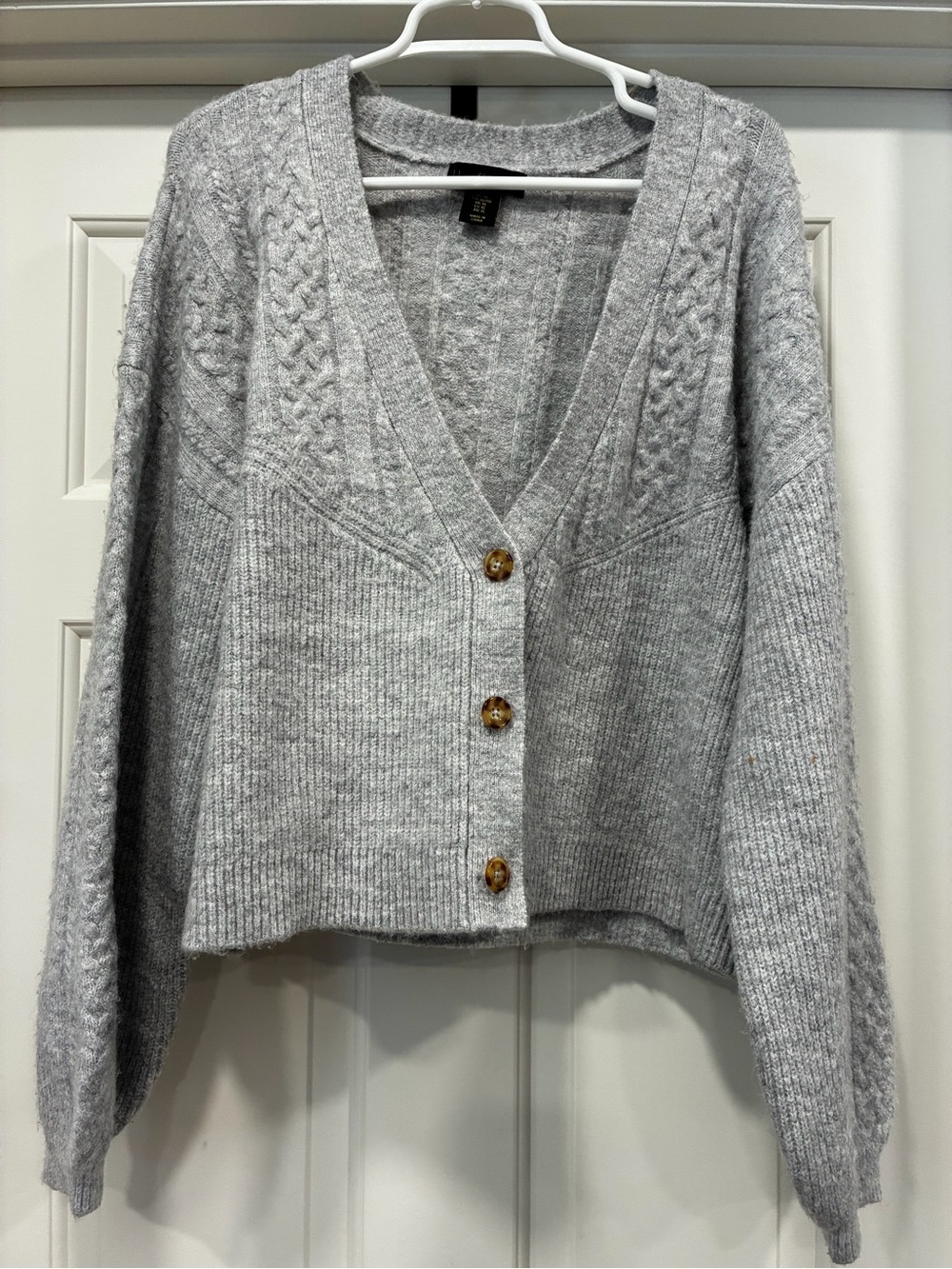 House of Harlow 1960 Light Gray V-Neck Button Cardigan
